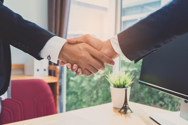 取締役会支援 - 確かな羅針盤として